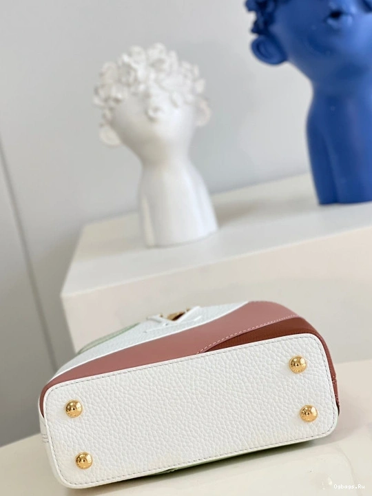 LOUIS MINI CAPUCINES VUITTON 0125